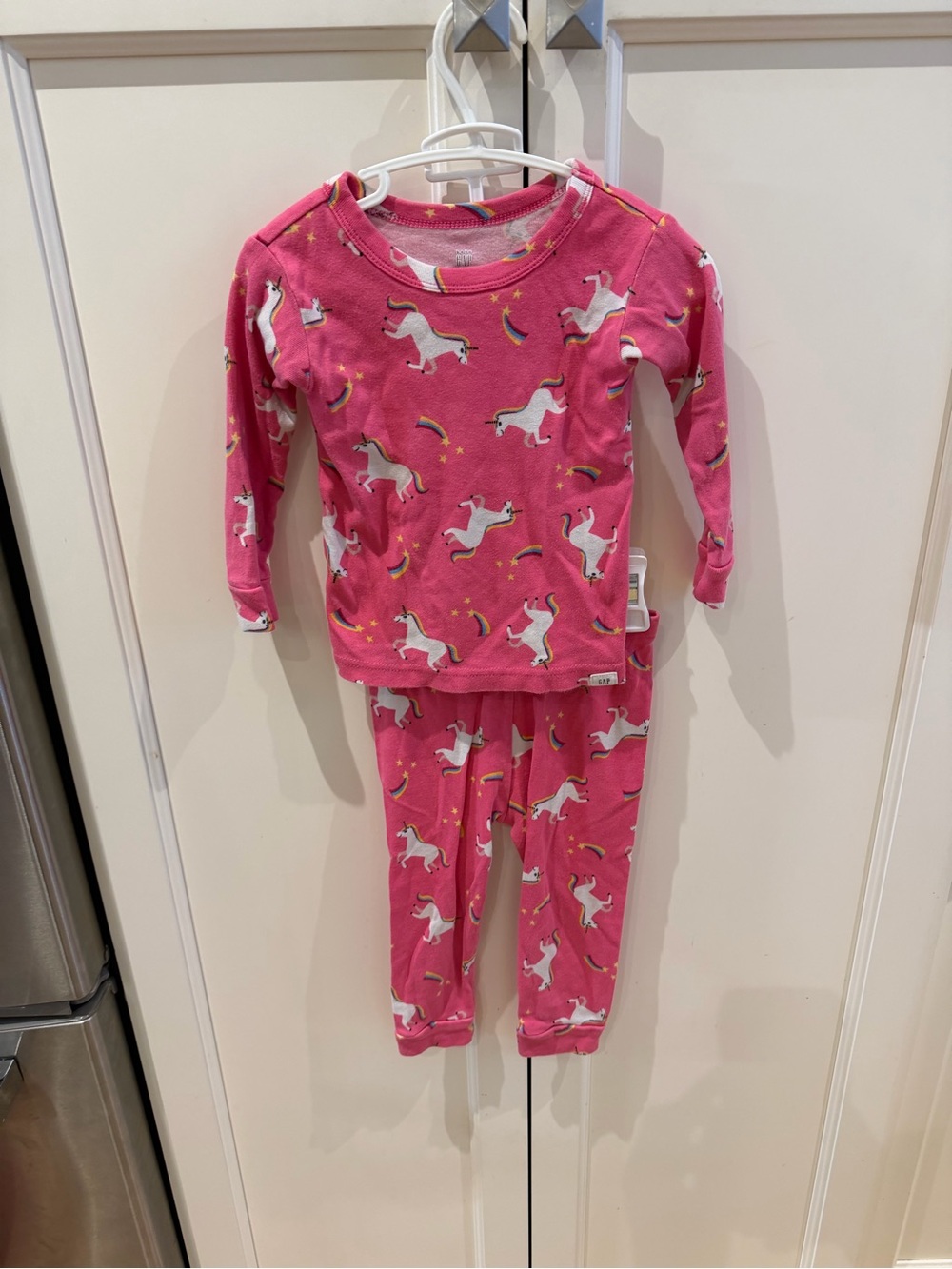 GAP 18-24m Pink Unicorn Pajama Set with Rainbows